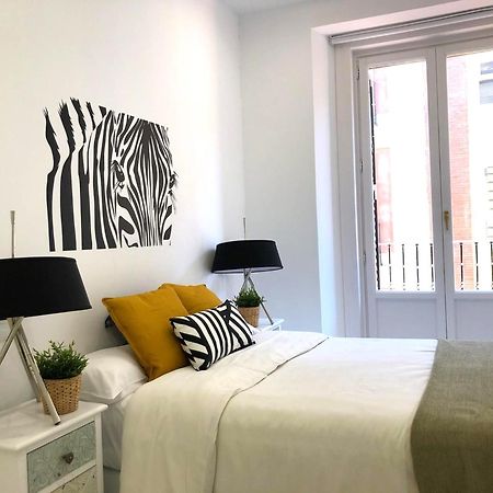 Apartamento De Diseno En Plaza Mayor Madrid Exterior photo